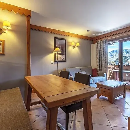 Avec Balcon, Piscine & Parking A Plagne Aime 2000 - Fr-1-351-137 Apartment
